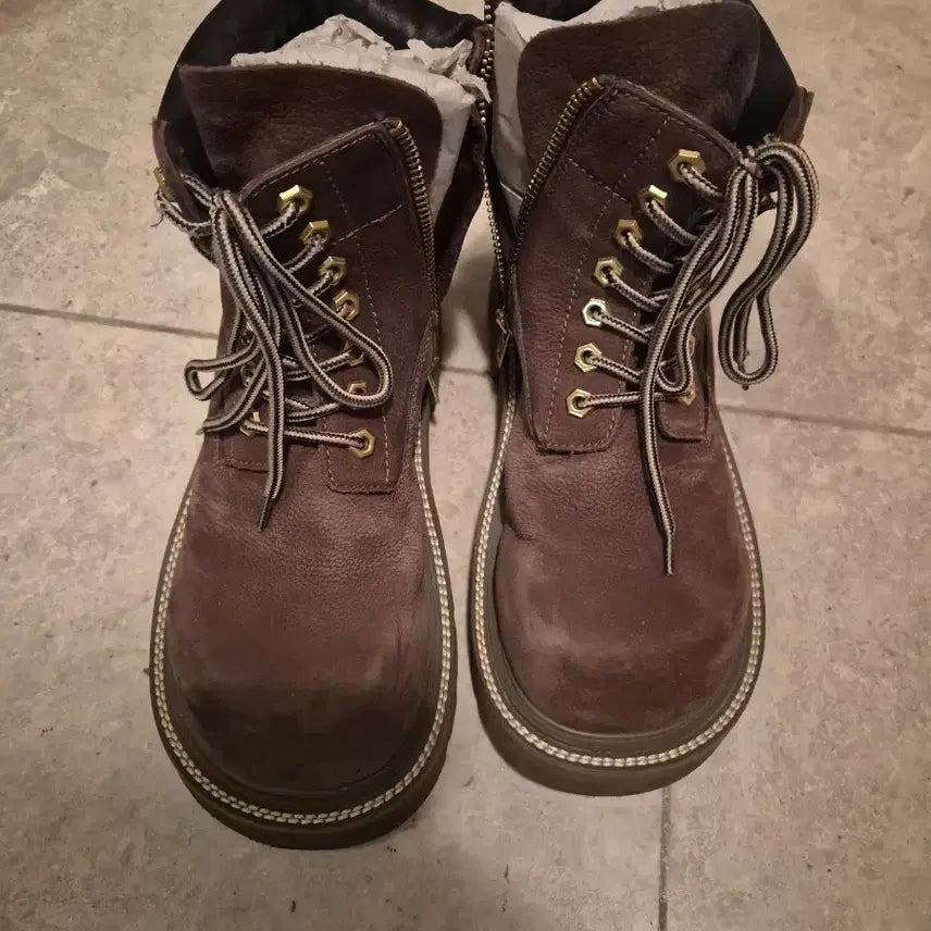 [BUNJANG] Soeursure Beluga Leather Boots / 쏘유레슈어 벨루가 250