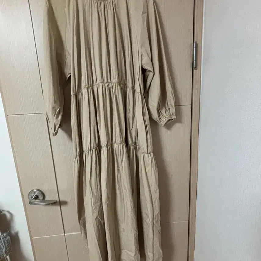 [BUNJANG] Avec Miel Mom Beige Long Shirring Dress Free Size / 아베크미엘 맘 베이지 롱 원피스 셔링 Free사이즈