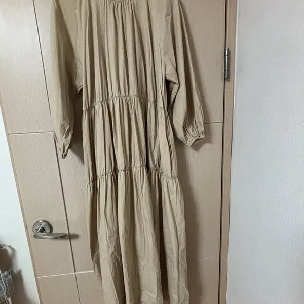 [BUNJANG] Avec Miel Mom Beige Long Shirring Dress Free Size / 아베크미엘 맘 베이지 롱 원피스 셔링 Free사이즈