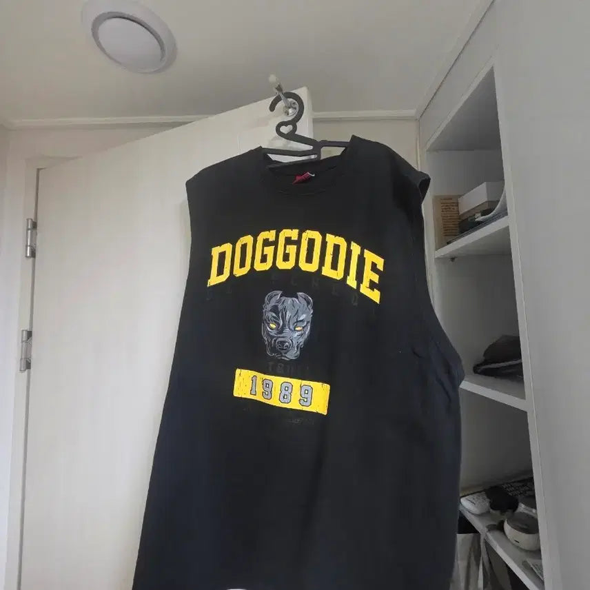 [BUNJANG] Dokgodai Black Tank Top / 독고다이 검정색 나시 티셔츠