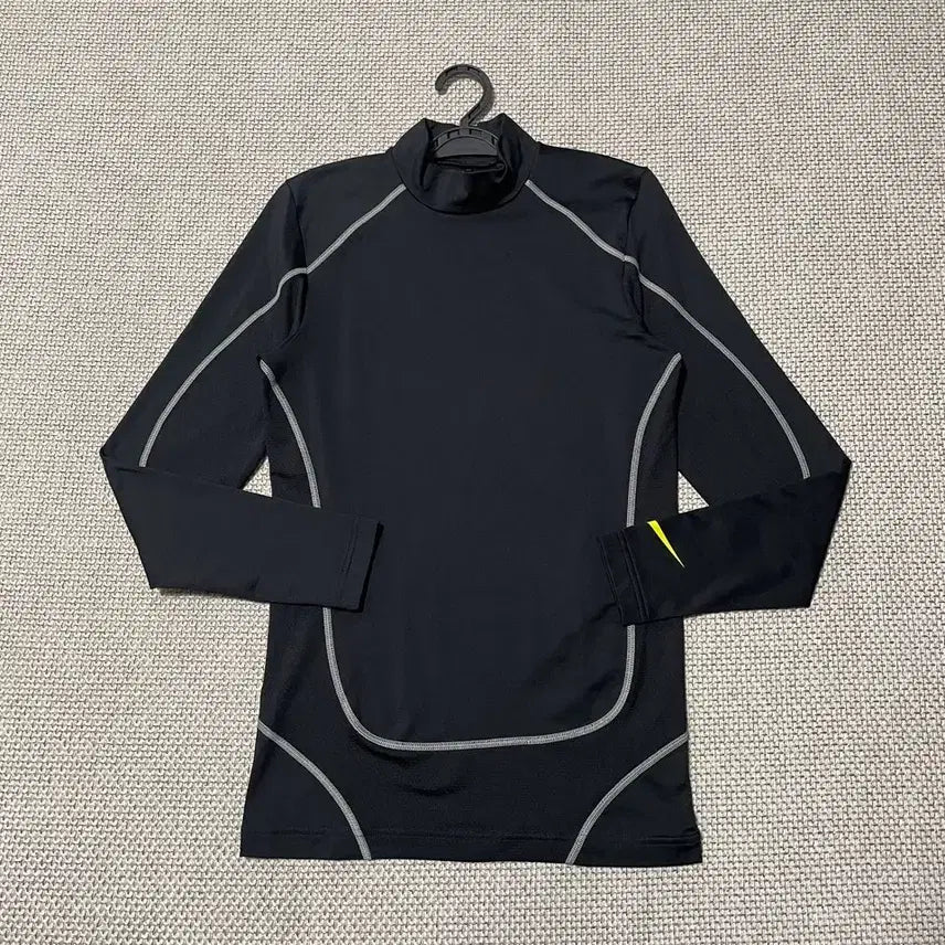 [BUNJANG] Nike Long-Sleeve Performance T-Shirt Size L / L 나이키 목폴라 기능티셔츠 B.7703
