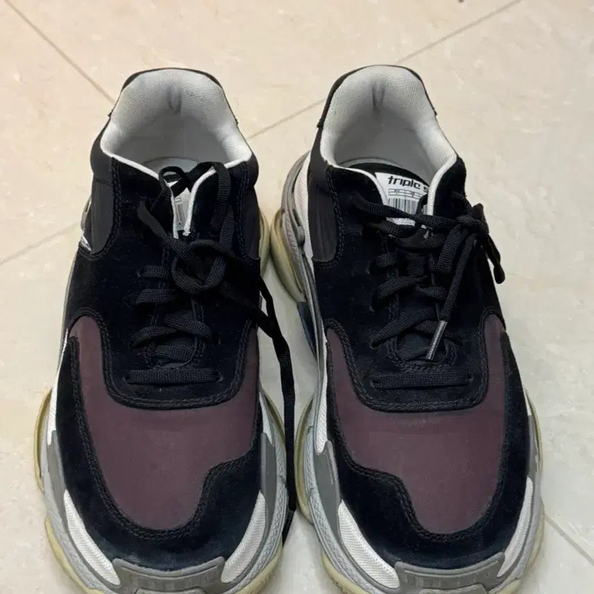 [BUNJANG] Balenciaga Triple S Sneaker Black Burgundy / 발렌시아가(Balenciaga) Triple S 스니커즈 블랙/버건디