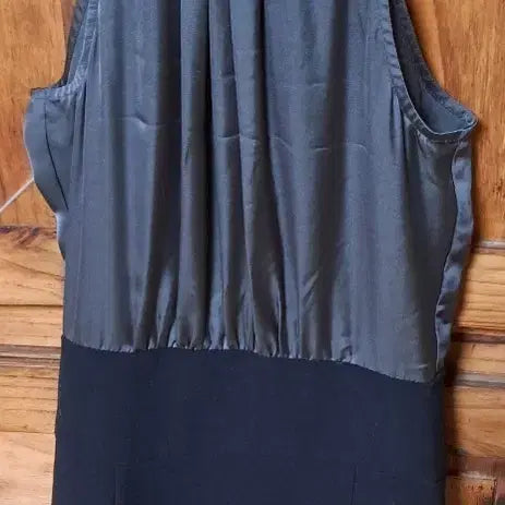 [BUNJANG] Zara Colorblock Halterneck Midi Dress Black/Gray / 자라 베이직 배색 홀터넥 원피스 블랙/그레이
