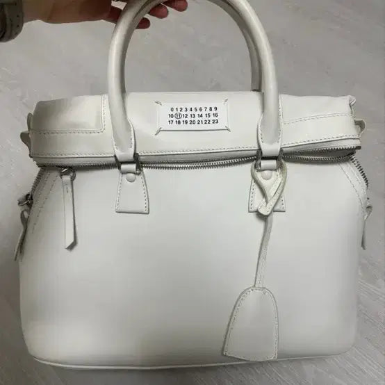 [BUNJANG] Maison Margiela 5AC Medium Bag / 메종마르지엘라 5ac 미디움