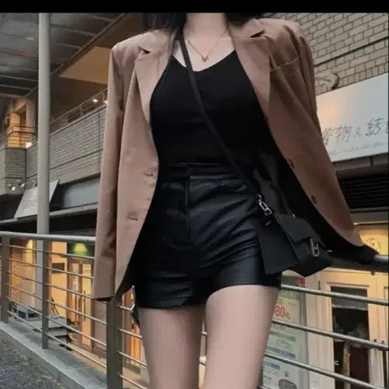 [BUNJANG] Cream Cheese Market Leather Short Pants / 에이블리 크림치즈마켓 심깔세 레더 숏팬츠 - pt