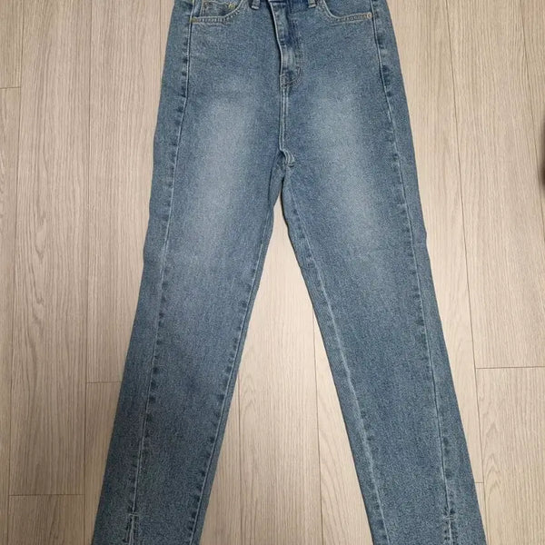 [BUNJANG] Washed Denim Slit Bootcut Jeans / 워싱데님 슬릿 부츠컷 청바지