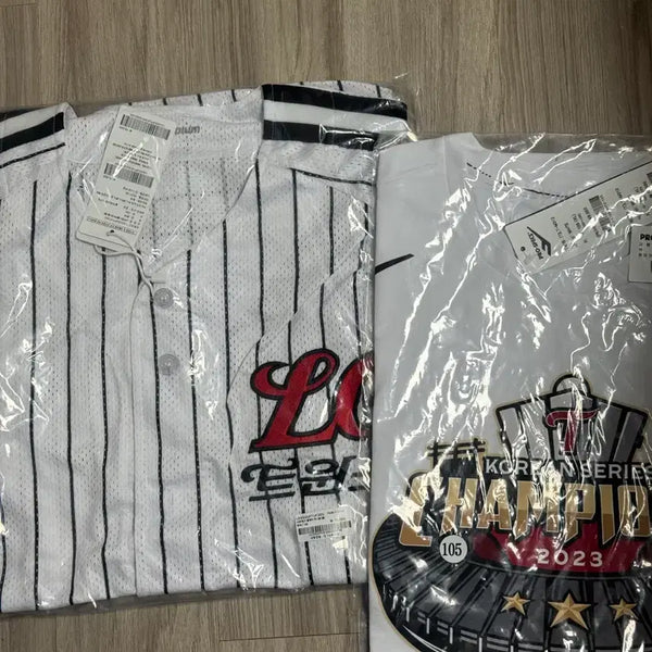 [BUNJANG] LG Twins Classic Home Baseball Uniform (Unsealed, Size 100) with 2023 Championship Commemorative T-shirt / 엘지 트윈스 클래식 유니폼 미개봉 판매