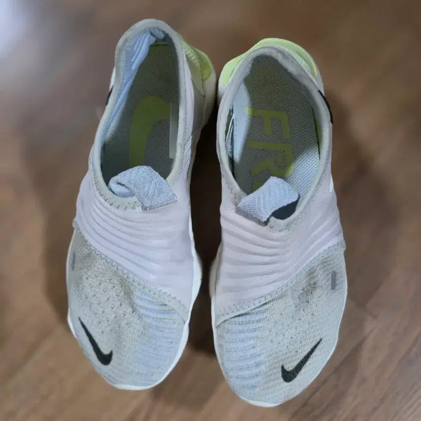 [BUNJANG] Nike Free Run Slip-On Sneakers / 나이키 프리 런 스니커즈 슬립온 운동화