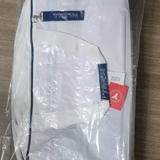 [BUNJANG] TRION Hexa Edition 3-Compartment Badminton Bag / TRION 트라이온 화이트 헥사에디션3단가방 배드민턴 라켓스포츠