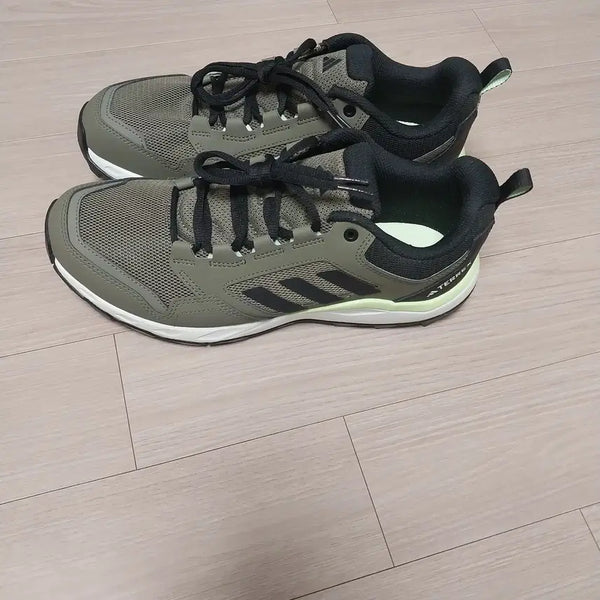 [BUNJANG] Adidas Terrex Trailocker 2.0 Gore-Tex Trail Trekking Shoes 270 / 아디다스 테렉스 트레이스로커 2.0 고어텍스 트레일 트레킹화 270
