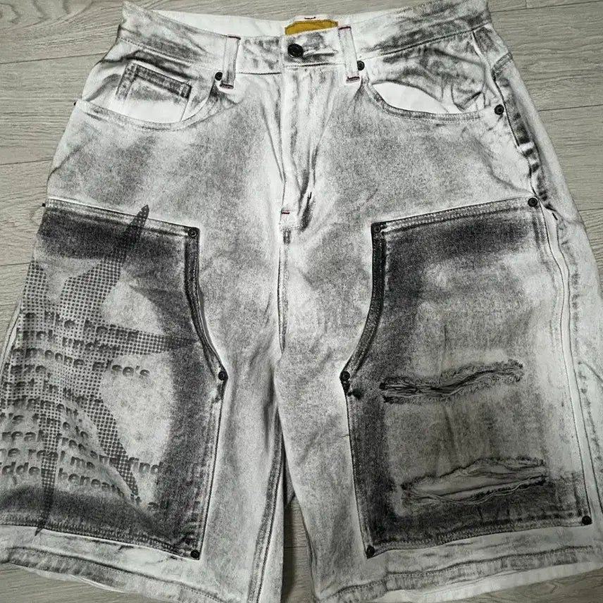 [BUNJANG] Main Booth Dreamer Denim Shorts White / 메인부스 드리머 데님 쇼츠 화이트