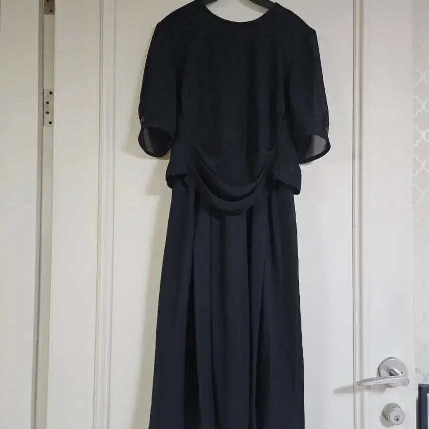 [BUNJANG] Black Pleated Long Dress / 블랙 플리츠 롱 원피스