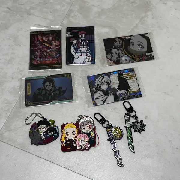 [BUNJANG] Demon Slayer: Kimetsu no Yaiba Card & Sword Keychain Set / 귀멸의 칼날 카드/칼 열쇠고리