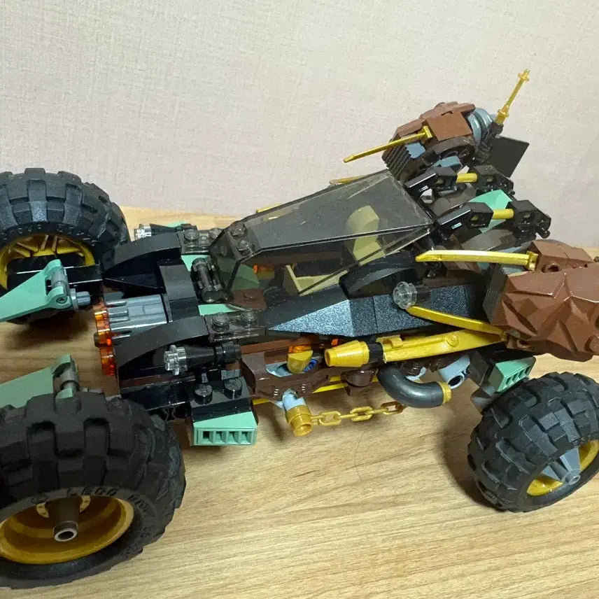 [BUNJANG] LEGO Ninjago Cole's Rock Roader (Includes Cole RX, Purple Ninja) / 레고 닌자고 콜의 락로더(콜rx,퍼플닌자 포함)