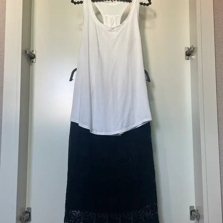 [BUNJANG] Black Lace Midi Skirt / 기본템 블랙 레이스스커트 44