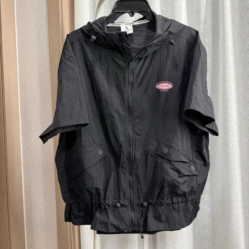 [BUNJANG] Black Short-Sleeve Lightweight Jacket (Up to Size 77) / 77까지 가능한 바스락 블랙 반팔점퍼