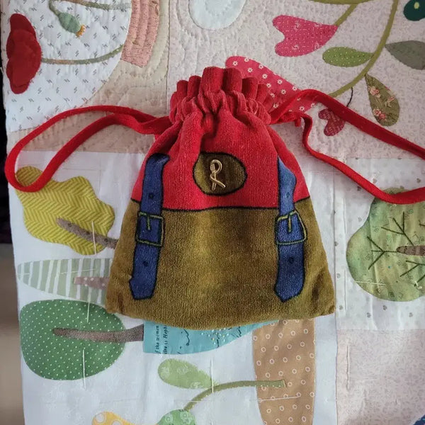 [BUNJANG] Roberta di Camerino Velvet Pouch with Belt Detail / 로베르타 디 까메리노의 독특한 디자인 파우치예요
