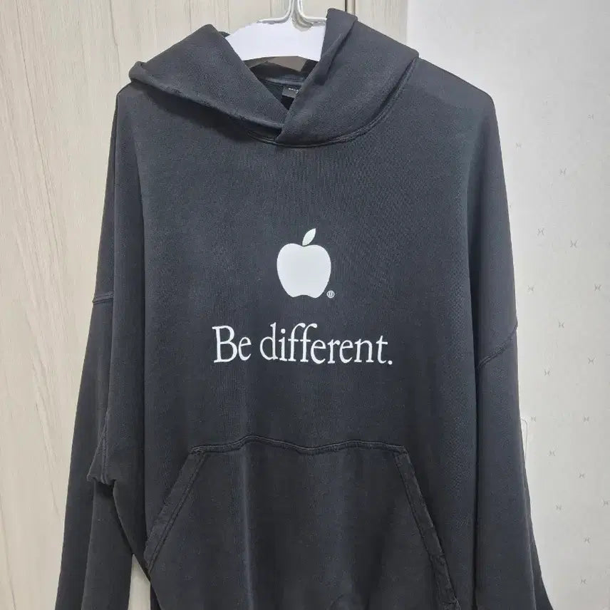 [BUNJANG] Balenciaga Apple Hoodie / [2] 발렌시아가 애플 후드