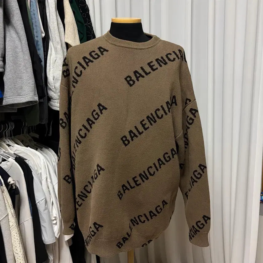 [BUNJANG] Balenciaga Multi Logo Knit (Size 105) / {새상품급/105}발렌시아가 멀티로고 니트