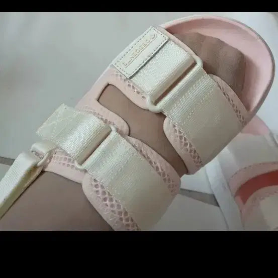 [BUNJANG] Descente Pink Icing Strap Sandals (230mm) / 데상트 핑크 샌들 230mm