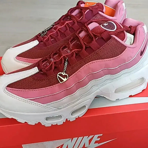 [BUNJANG] Nike Air Max 95 Big Bubble Valentine's Day Edition Sneakers / (새상품)나이키 에어맥스 95빅버블 발렌타인데이
