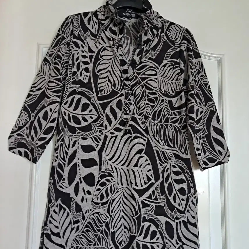 [BUNJANG] Lee Shin Woo Leaf Pattern Blouse / 이신우 패턴 블라우스