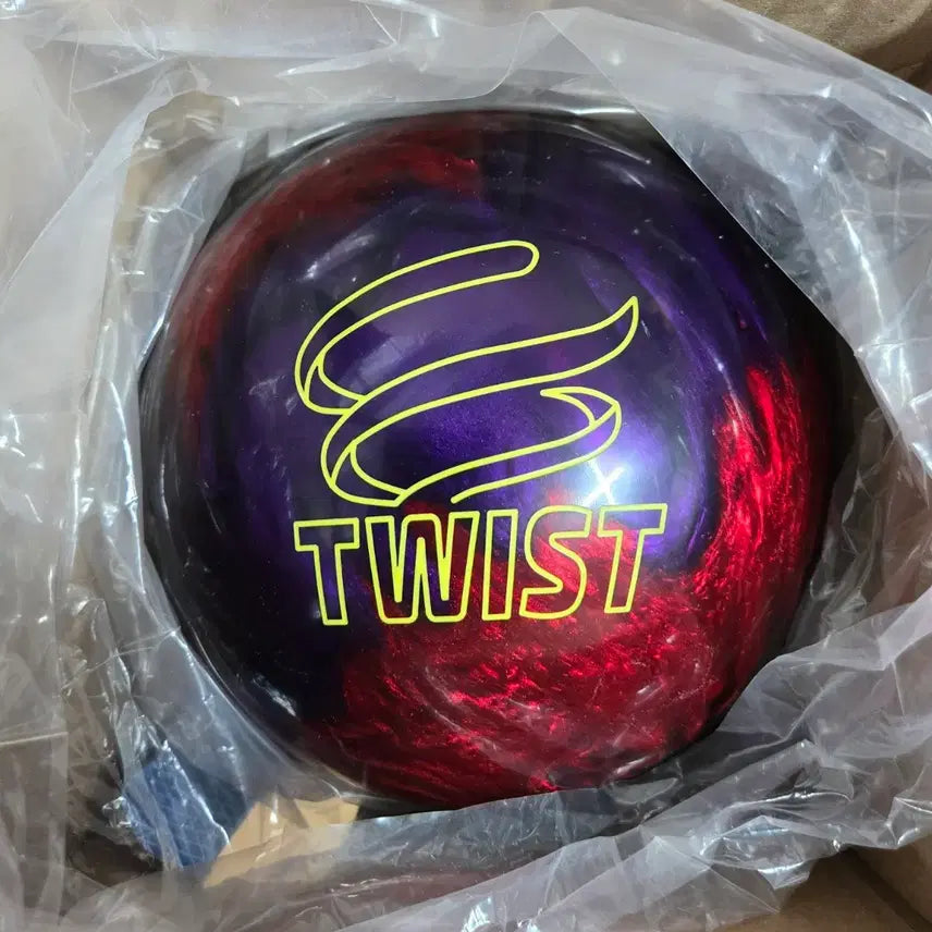 [BUNJANG] Brunswick Twist 14.4lb Official Bowling Ball / 14.4파운드 공인구 브런스윅 트위스트 레드 퍼플 새볼링공