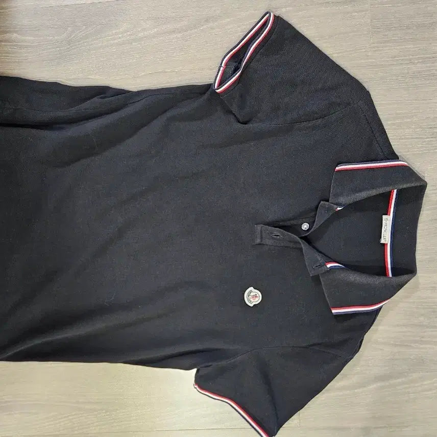 [BUNJANG] Moncler Black Tricolor Stripe Collar Polo Shirt / 몽클레어 블랙 삼선 카라티셔츠