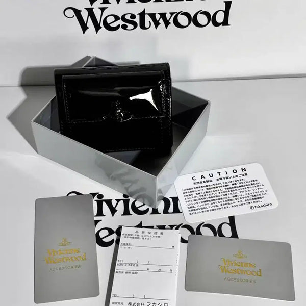 [BUNJANG] Vivienne Westwood Shiny Patent Small Flap Purse Black / 비비안 웨스트우드 샤이니 페이턴트 스몰 플랩 펄스 블랙