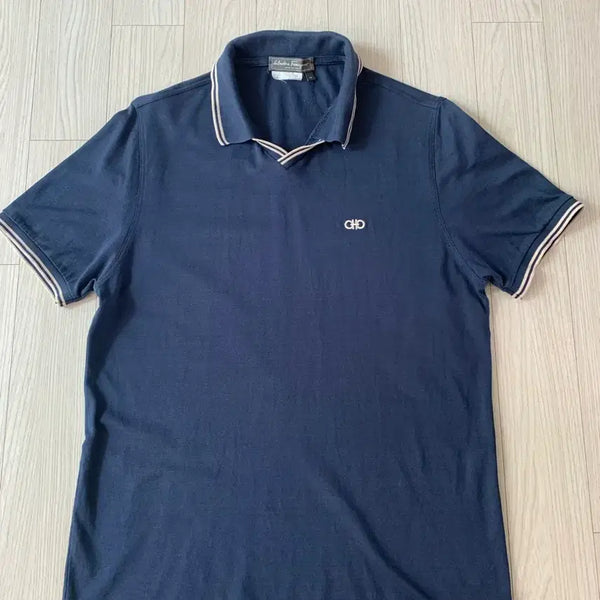 [BUNJANG] Salvatore Ferragamo Double Gancini Open Short Sleeve T-Shirt / 살바토레 페라가모 더블 간치니 오픈 반팔티
