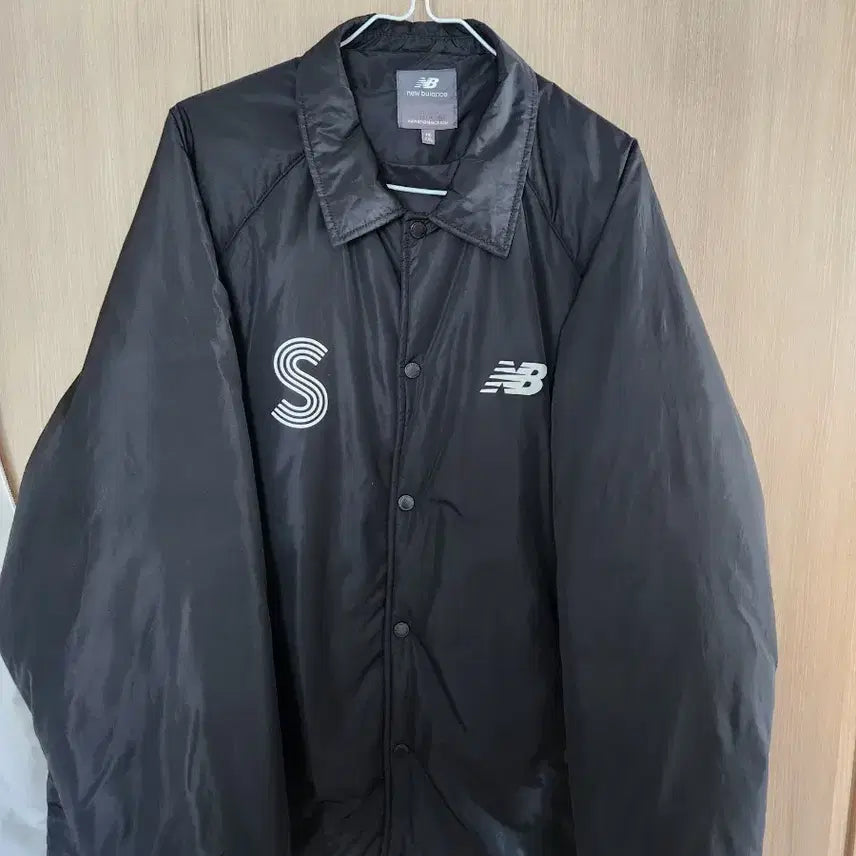 [BUNJANG] New Balance Black Coach Jacket (XL/110) / 뉴발란스 블랙 코치 자켓 (110)