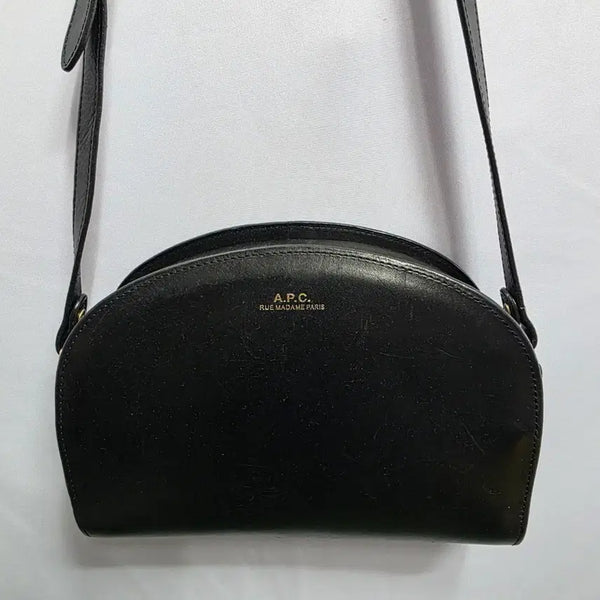 [BUNJANG] A.P.C. Half Moon Leather Crossbody Bag Black / A.P.C. 아페쎄 하프문 블랙 가방