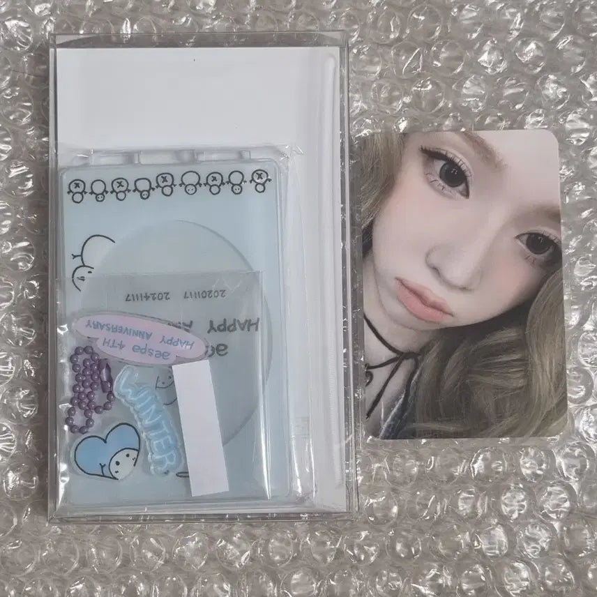 [BUNJANG] Aespa Winter 4th Anniversary Acrylic Stand & Photocard Set / 에스파 4주년 윈터 아크릴 스탠드(미사용), 포카 세트