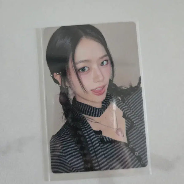 [BUNJANG] IVE Yujin Re-issue Loved Version Photocard / 아이브 안유진 리바이브 러브드버전 앨범 포토카드