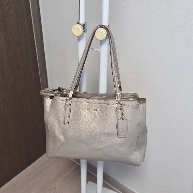 [BUNJANG] Coach Pearl Beige Tote Bag (Missing Long Strap) / [최상]코치가방 토트백 펄감베이지  긴끈분실 30x21x12