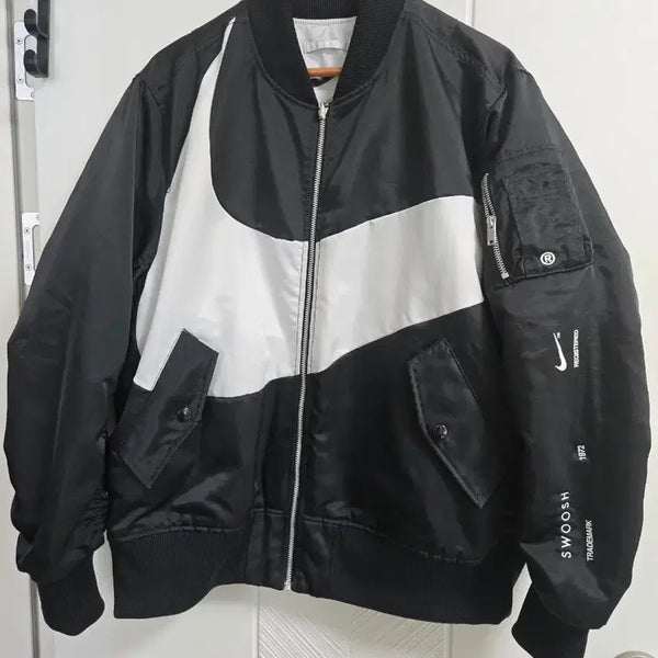 [BUNJANG] Nike NSW Therma-FIT Big Swoosh Reversible Bomber Jacket Black / 나이키 NSW 써마핏 빅 스우시 리버시블 봄버 자켓 블랙
