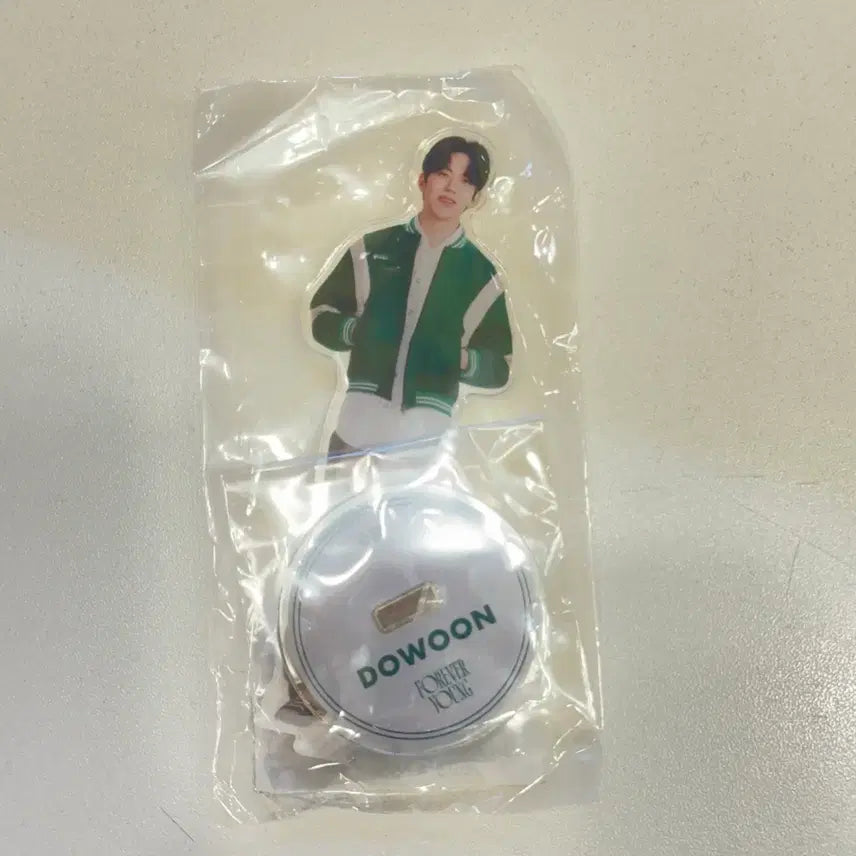 [BUNJANG] DAY6 Japan MD Dowoon Acrylic Stand / 데이식스 일본md 도운 아크릴스탠드 새상품