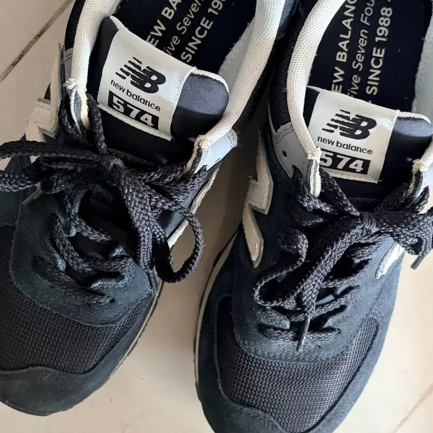[BUNJANG] New Balance 574 Navy Sneakers (265mm) / 뉴발란스 574 네이비 (265) 거의새것