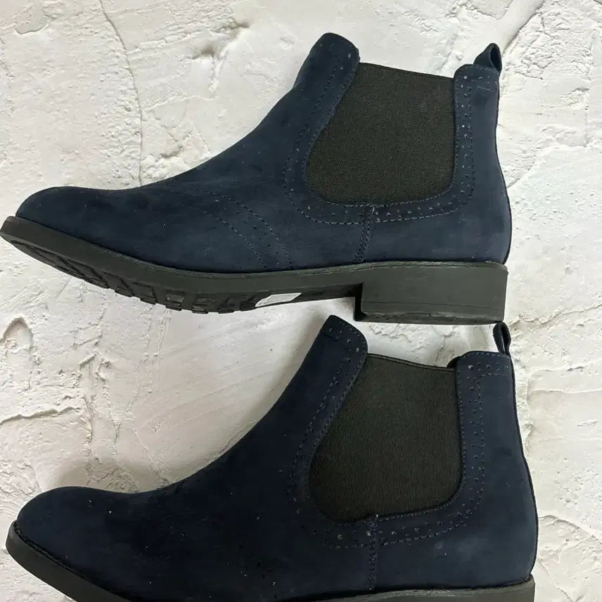 [BUNJANG] Navy Suede Chelsea Boots (Size 235) / 네이비 스웨이드 첼시 부츠 235