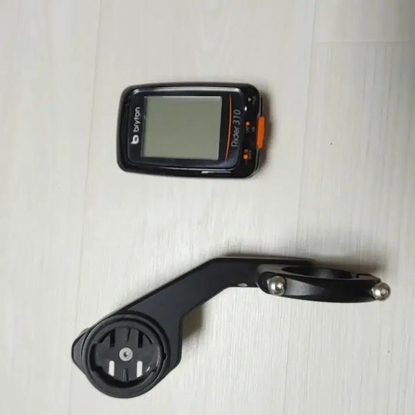 [BUNJANG] Bryton Rider 310 GPS Speedometer with Mount Bundle / 브라이튼 라이더310 gps 속도계+ 마운트 일괄로 팝니다. 택포3.5만