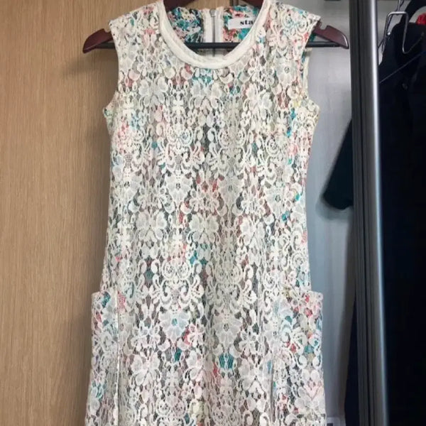 [BUNJANG] Ivory Lace Mini Dress with Floral Lining / 아이보리 레이스 원피스