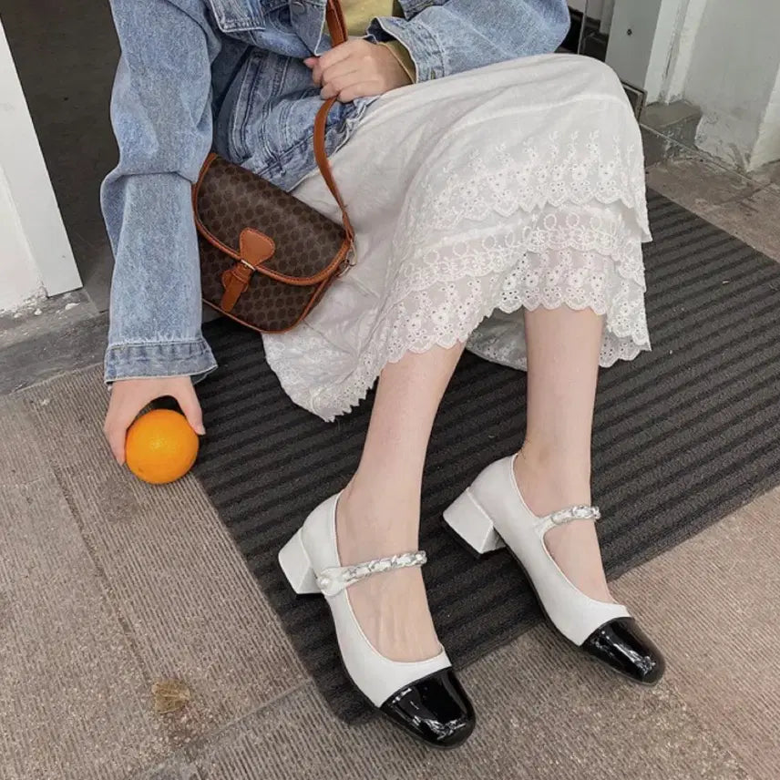 [BUNJANG] Two-Tone Color Block Chain Pearl Mary Jane Heels (5cm) / 수입의류 투톤 배색 체인 진주 메리제인 구두 5cm