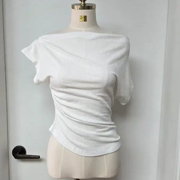 [BUNJANG] Off-Shoulder Shirring Ribbed Short-Sleeve T-Shirt / 오프숄드 셔링 골지 반팔