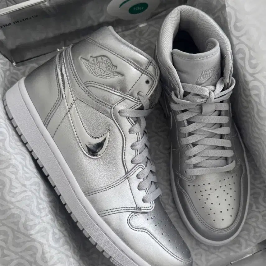 [BUNJANG] Air Jordan 1 Retro High OG CO.JP "Metallic Silver" (Japan Limited Edition) Golf Shoes / 에어 조던 1 레트로 하이 OG CO.JP 메탈릭 실버판매 (일본한정판)