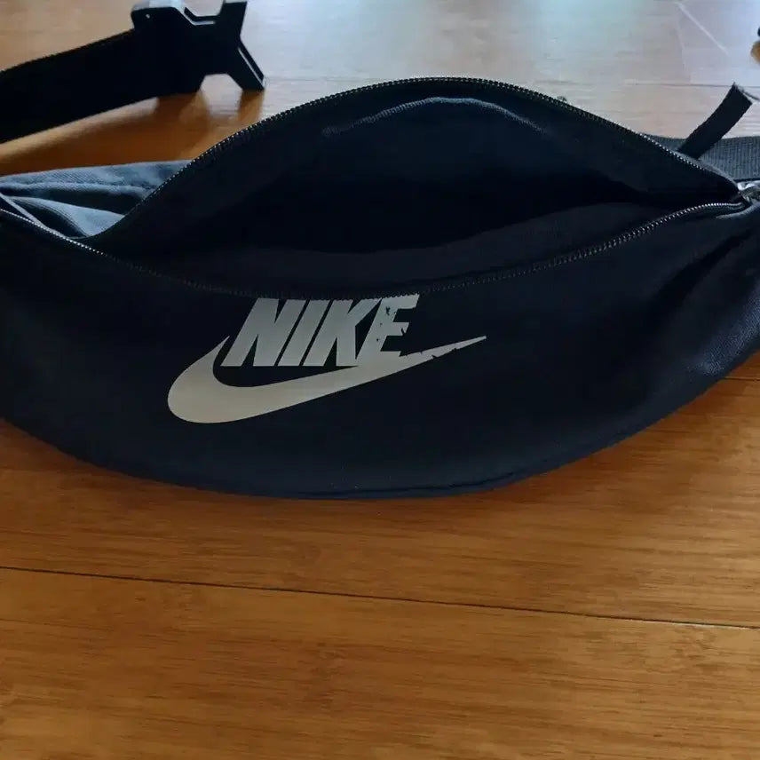 [BUNJANG] Nike Black Hip Pack Sling Bag / 나이키 블랙 힙색 슬링백 가방