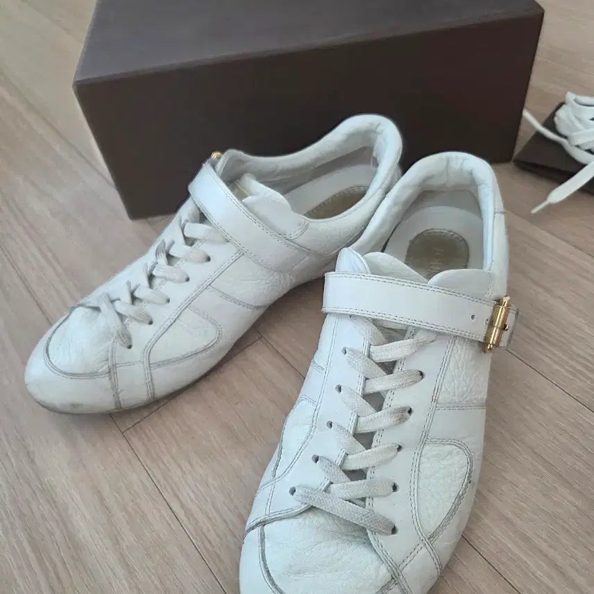 [BUNJANG] Louis Vuitton White Sneakers / 루이비통 화이트 스니커즈 운동화 36