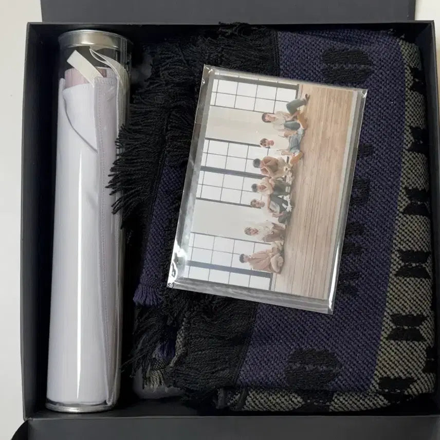 [BUNJANG] BTS MERCH BOX #1 Fabric Poster, Blanket, Photo Bundle Set / 방탄소년단 BTS 머치박스 #1 MERCH BOX