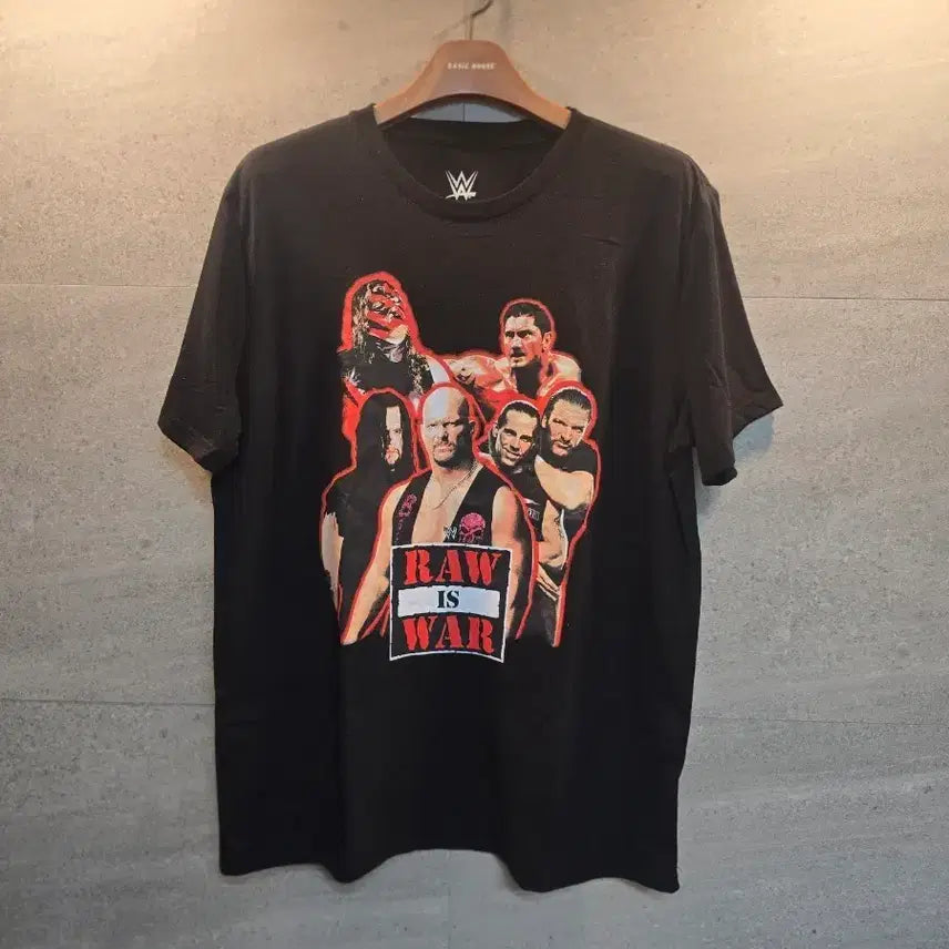 [BUNJANG] WWE RAW is WAR Official Merchandise T-Shirt / WWE RAW is WAR. 정품 굿즈.반팔 티셔츠.