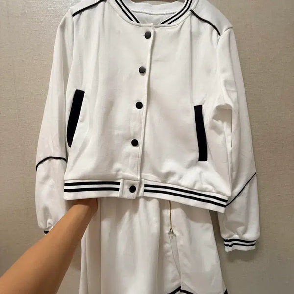 [BUNJANG] Women's White Black Line Jacket and Skirt Set / (여성복) 화이트 블랙 라인 자켓 스커트 셋업 (~66)