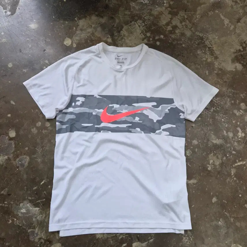 [BUNJANG] Nike Tennis Camo Dry-Fit Short-Sleeve T-Shirt (L) / L) 나이키 테니스 카모패턴 드라이핏 반팔 티셔츠 반팔티